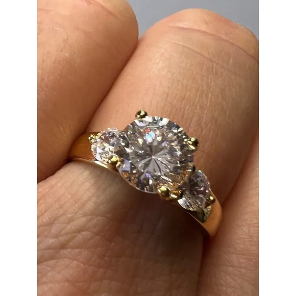 Trilogy CZ gold over sterling silver ring size 9 - Picture 8 of 9